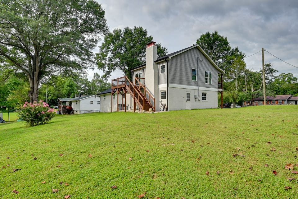 12 Mi to Downtown Winston-Salem: Apt w/ Balcony! Apartment in North Carolina