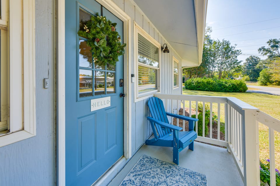 Walk to Dtwn Pine Mountain! Quiet Cottage w/ Yard House in Pine Mountain