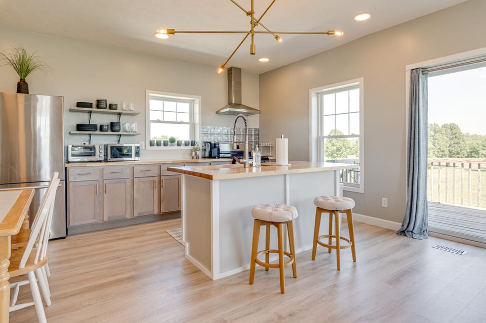 Pet-Friendly Countryside Retreat in Whiteland! House in Greenwood