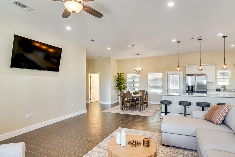 Golf, Shop & Explore: Home 5 Mi to Dtwn Midland! House in Midland