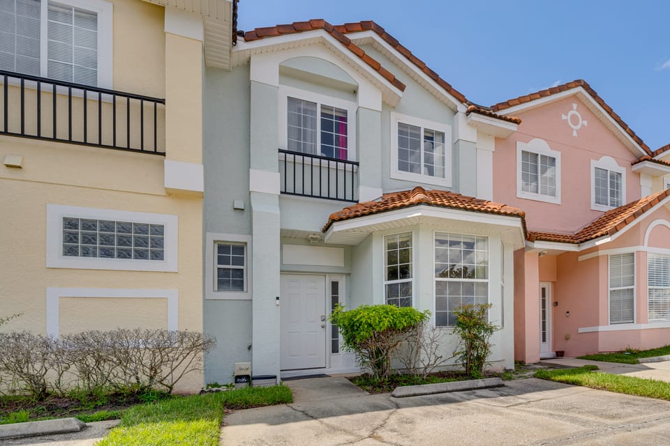 10 Mi to Disney World: Townhome w/ Community Pool! Apartment in Kissimmee