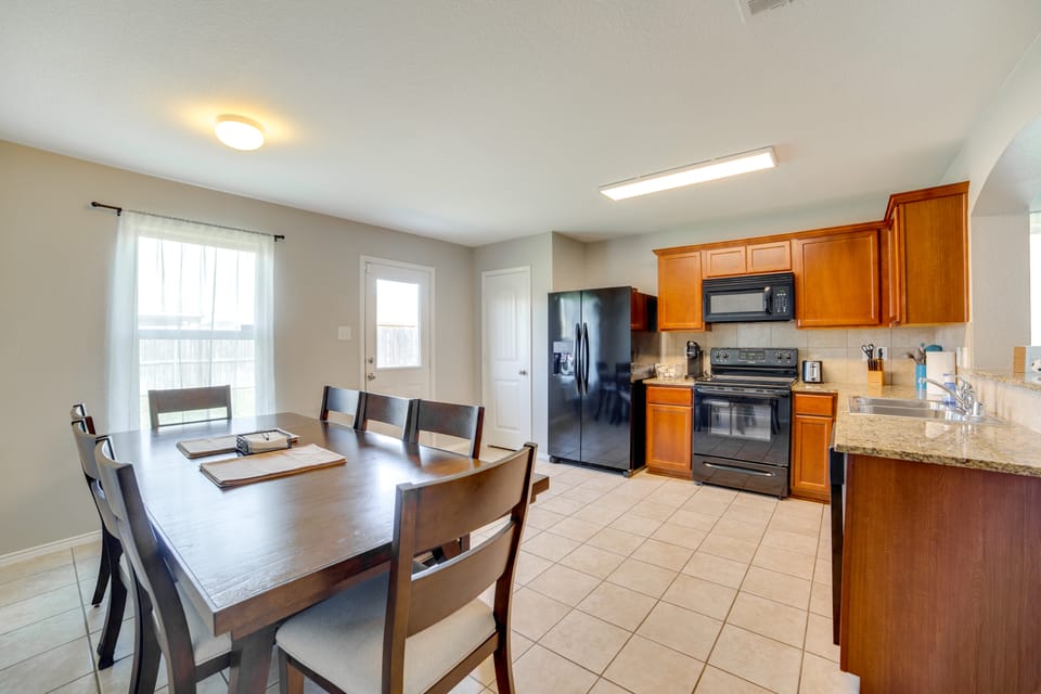 Quiet Suburban Home w/ Private Yard in Seagoville! House in Mesquite