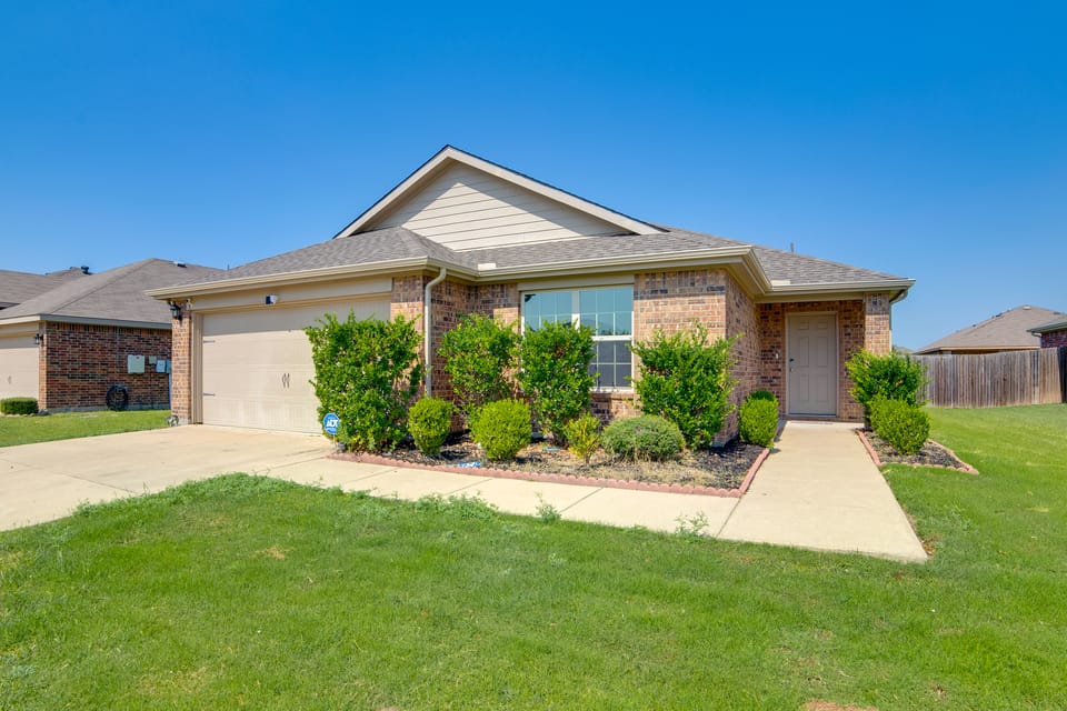 Quiet Suburban Home w/ Private Yard in Seagoville! House in Mesquite