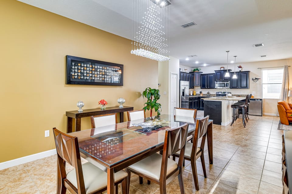 Dixon's Oasis Resort Home with Private Pool House in Four Corners