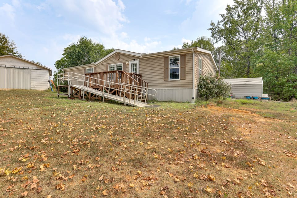 3 Mi to Dtwn: Pet-Friendly Farm Retreat in Paris! House in Tennessee