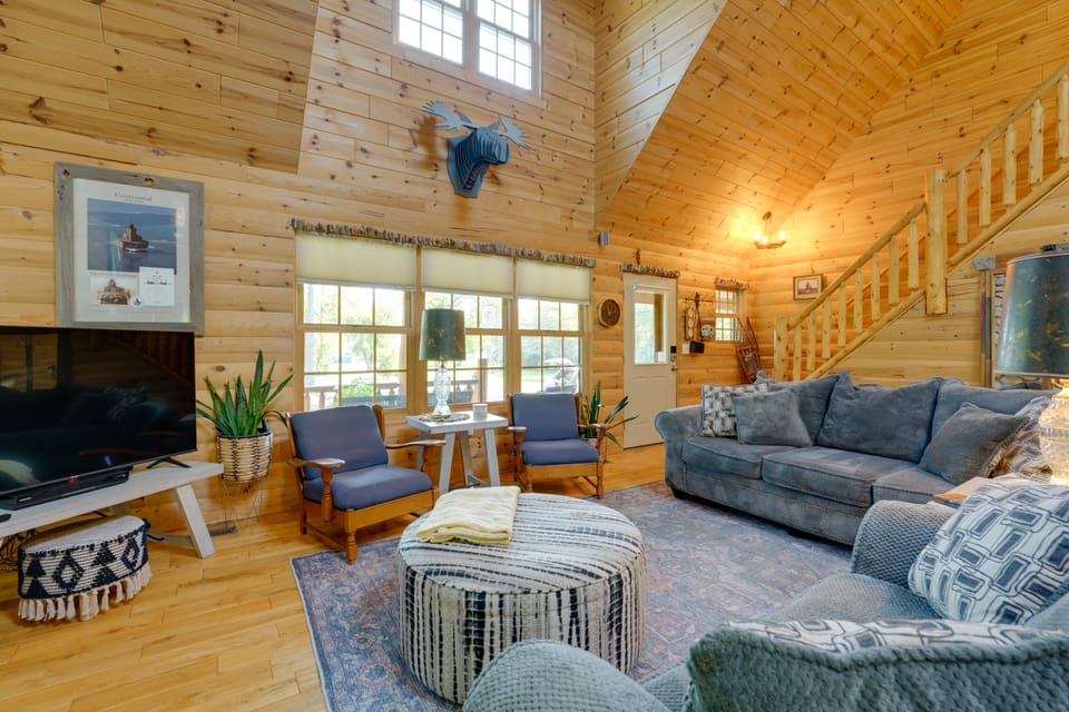 1 Mi to Public Beach: Port Austin Cabin w/ Hot Tub House in Michigan