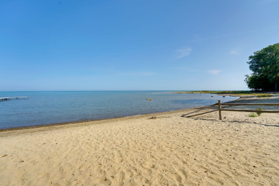 1 Mi to Public Beach: Port Austin Cabin w/ Hot Tub House in Michigan