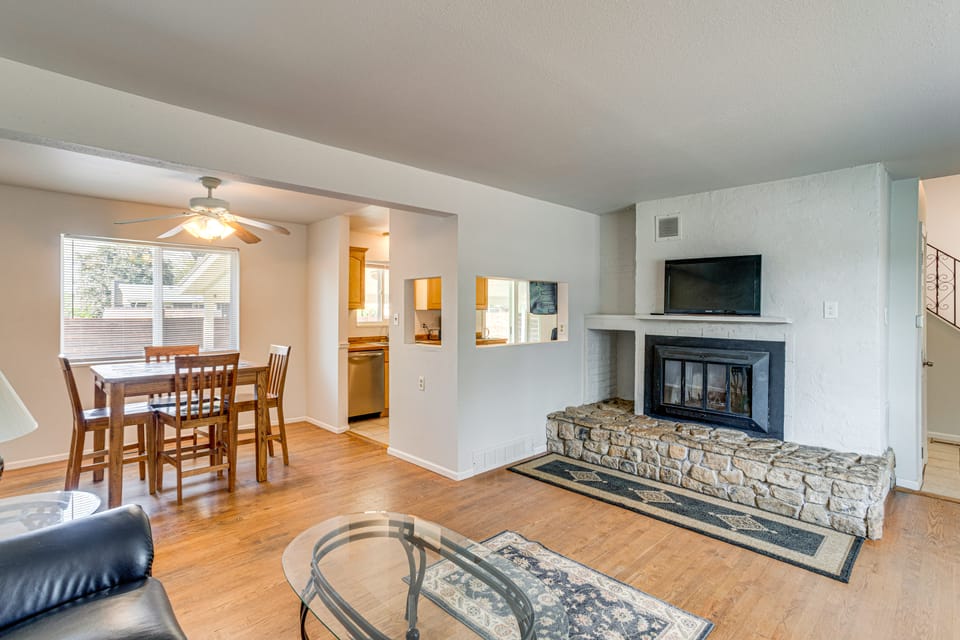 Aurora Medical Hub Rental: < 1 Mi to Hospitals House in Aurora