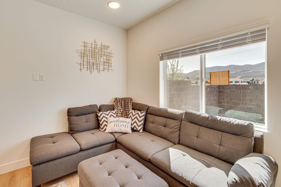 Built in 2025: Parowan Escape w/ Views! Apartment in Parowan