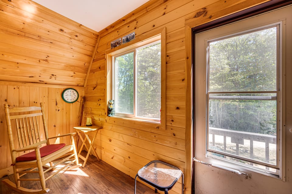 7 Mi to Ski Slopes! Cozy Madison Cabin w/ Fire Pit House in Madison