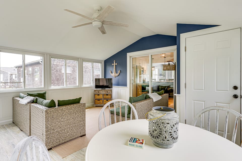 Coastal Charmer < 1 Mi to South Kingstown Beach House in Matunuck