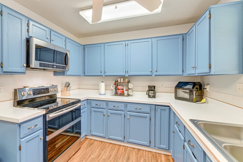 Pet-Friendly Family Home 3 Mi to Lake Lewisville House in Lewisville