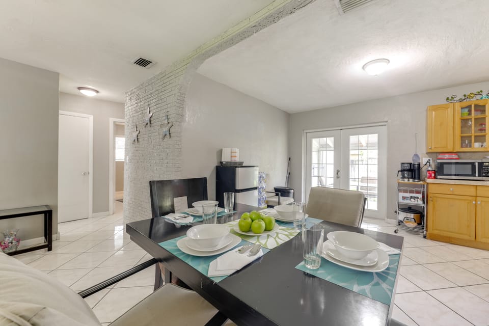 Fenced-In Yard! Home 3 Mi to Hard Rock Stadium House in Hollywood