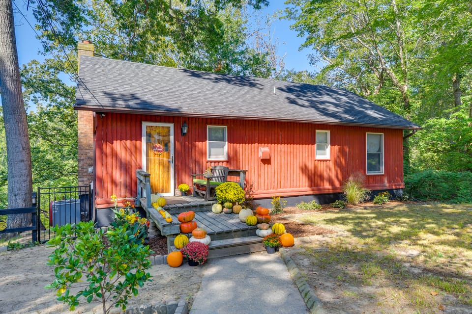 Lakefront Cabin Near Solomons Island w/ Hot Tub House in Maryland