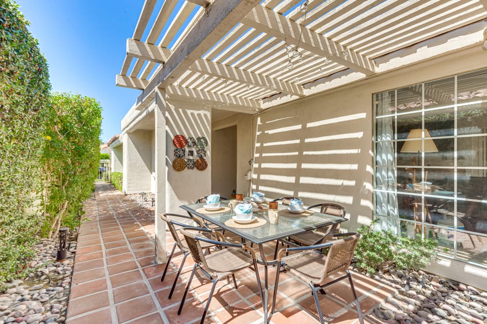 Pool Access, WFH Ready: Home in Palm Desert House in Indian Wells