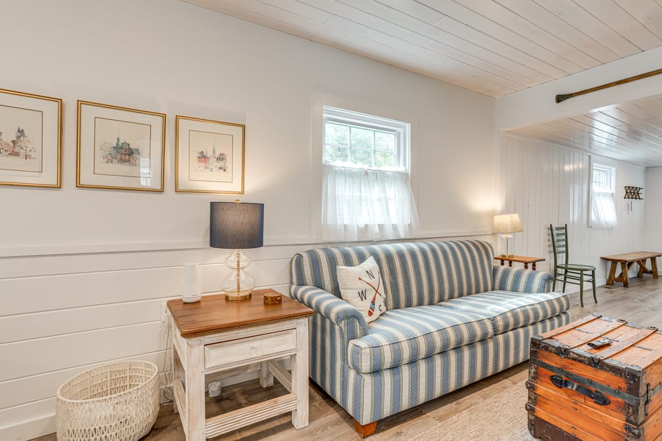 Dock, Deck & Fire Pit! Chautauqua Lake Retreat House in Allegheny River