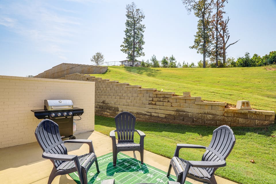 King Suites for Every Couple, Kickoff 3 Mi Apartment in Oxford