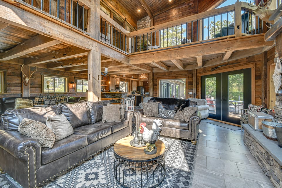 Luxe Cabin Compound 4 Mi to Cameron State Forest! House in Pennsylvania