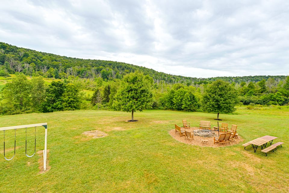 Game Room + Fire Pit: Sprawling Westfield Retreat! House in Pennsylvania