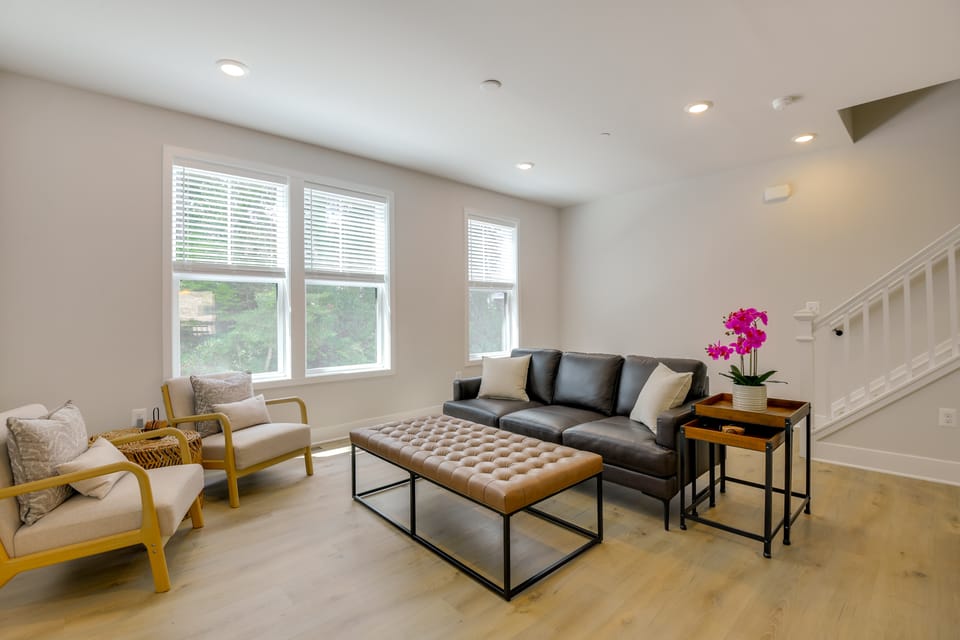 Modern Gem Near Historic Annapolis & Naval Academy Apartment in Annapolis