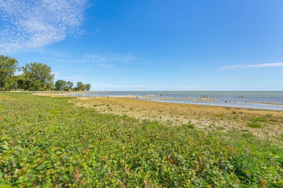 Lake View Home w/ Deck, Yard & Fire Pit! House in Michigan