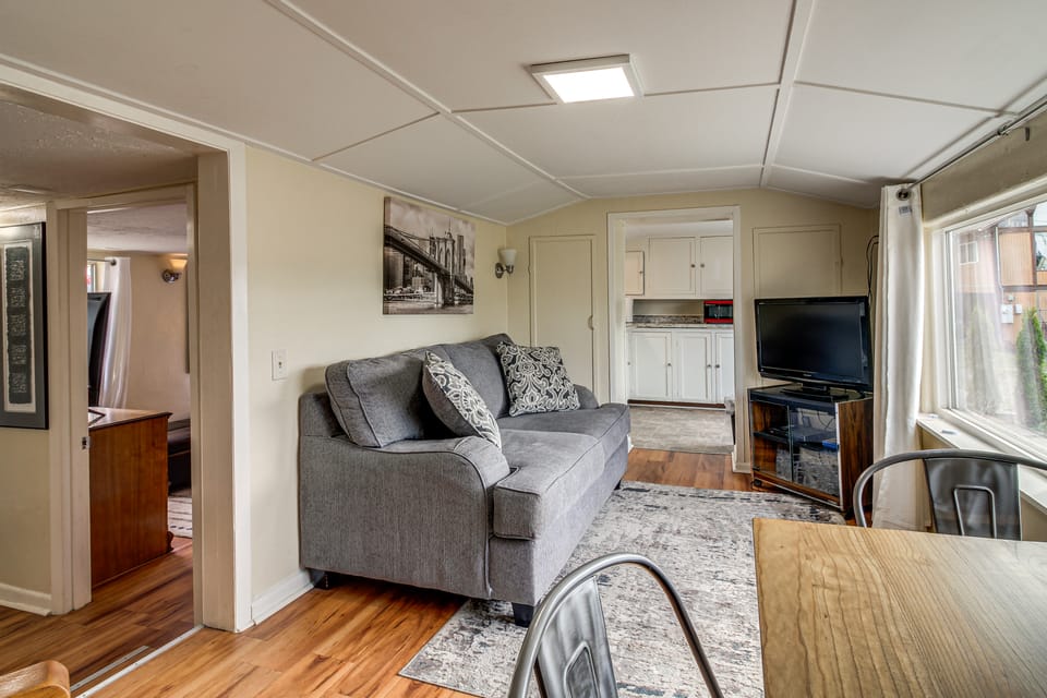 Walk to Mingus Park: Quaint Escape w/ Private Yard House in Coos Bay