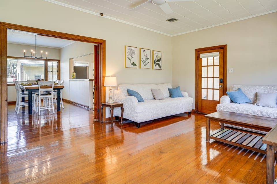 Sunshine Under the Oak: Baldwin Home w/ Patio! House in Louisiana