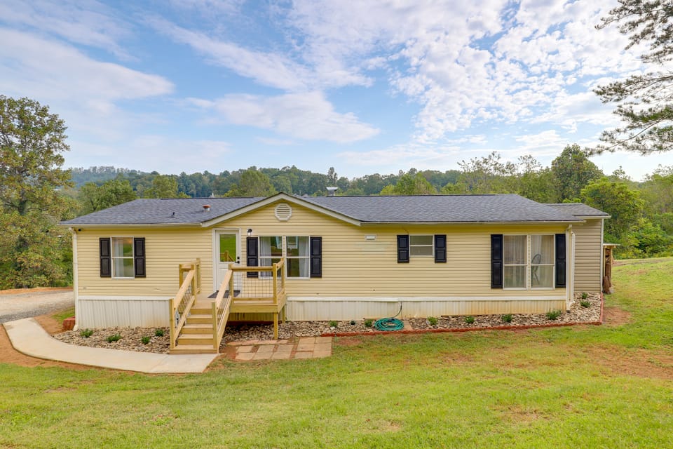Deck w/ Mtn Views: Family-Friendly Asheville Home! House in Asheville