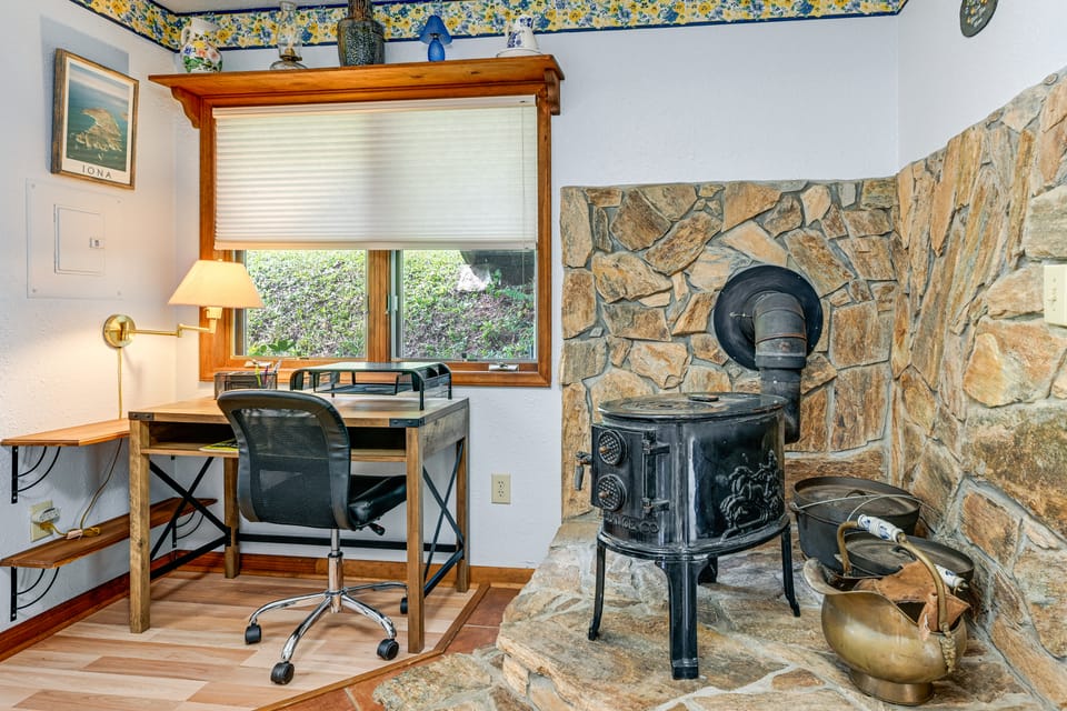 Mine for Gems & Chase Waterfalls: Franklin Retreat House in Tennessee