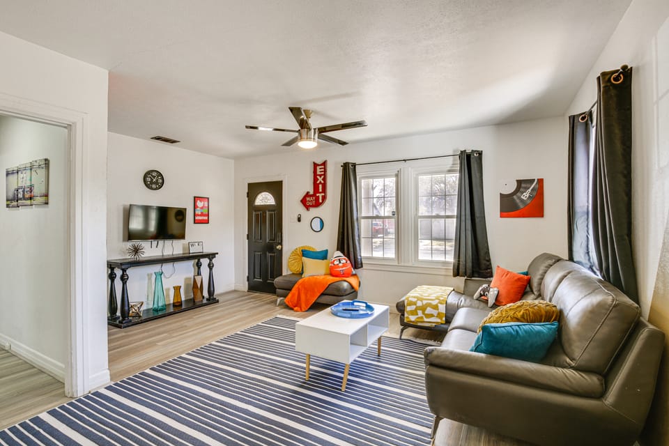 Time Machine: Games Galore in Lubbock Home By TTU! House in Lubbock
