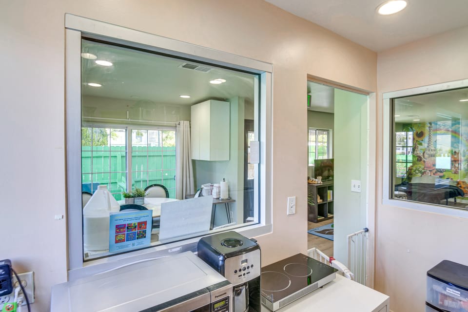Walk to Universal Studios: Family-Friendly Escape House in Studio City