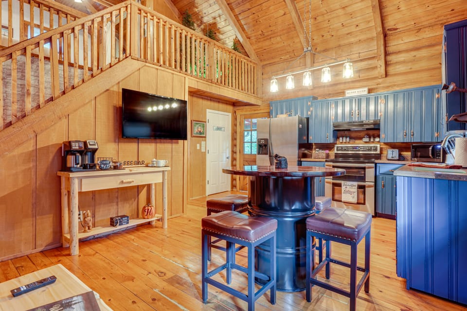 Soak in Hot Tub, Explore Outdoors: Cleveland Cabin House in Cleveland