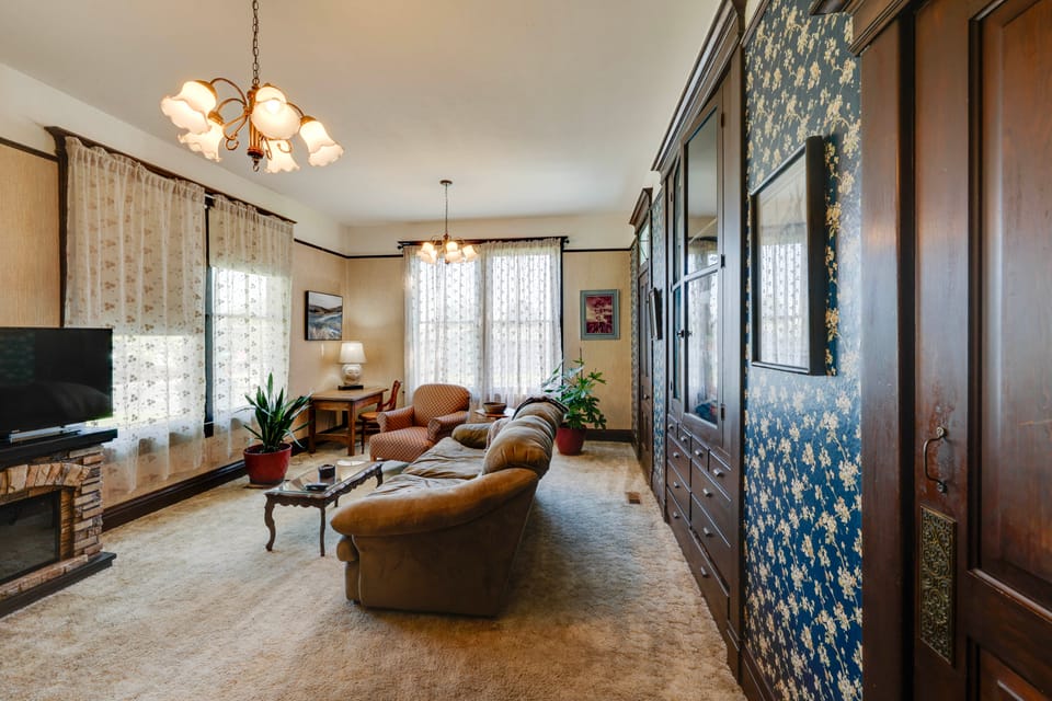 2 Mi to River: Historic Clarkston Home w/ Views! House in Clarkston
