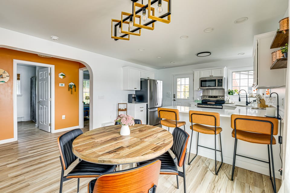 Lakefront Winter Escape in Thompson! House in Connecticut
