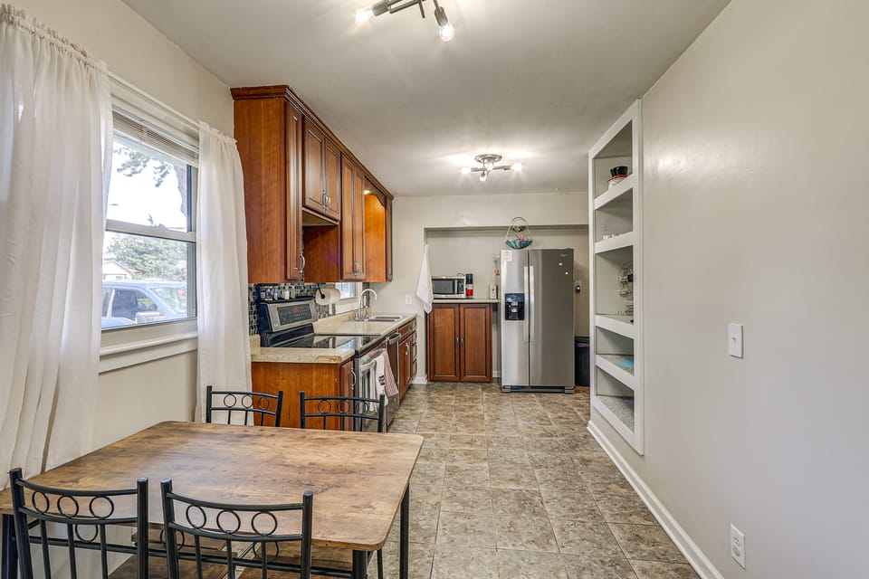 2 Mi to Zoo, Fenced Yard: Family Home in Wichita! House in Wichita