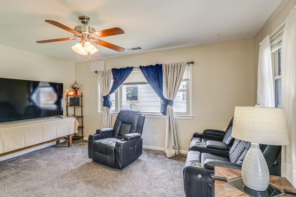 2 Mi to Zoo, Fenced Yard: Family Home in Wichita! House in Wichita
