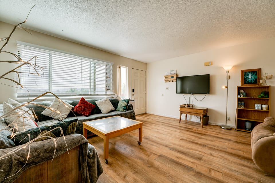 2 Mi to Dtwn Reno & UNR: City-View Townhome! Apartment in Reno