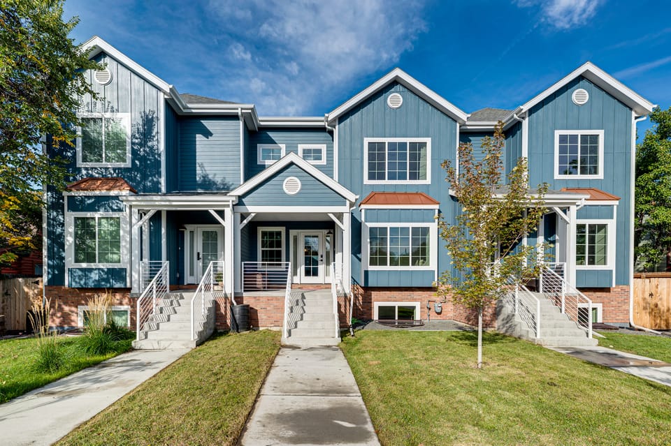 Family Haven, Walk to Dtwn Erie: Bring Your Pets! Apartment in Erie