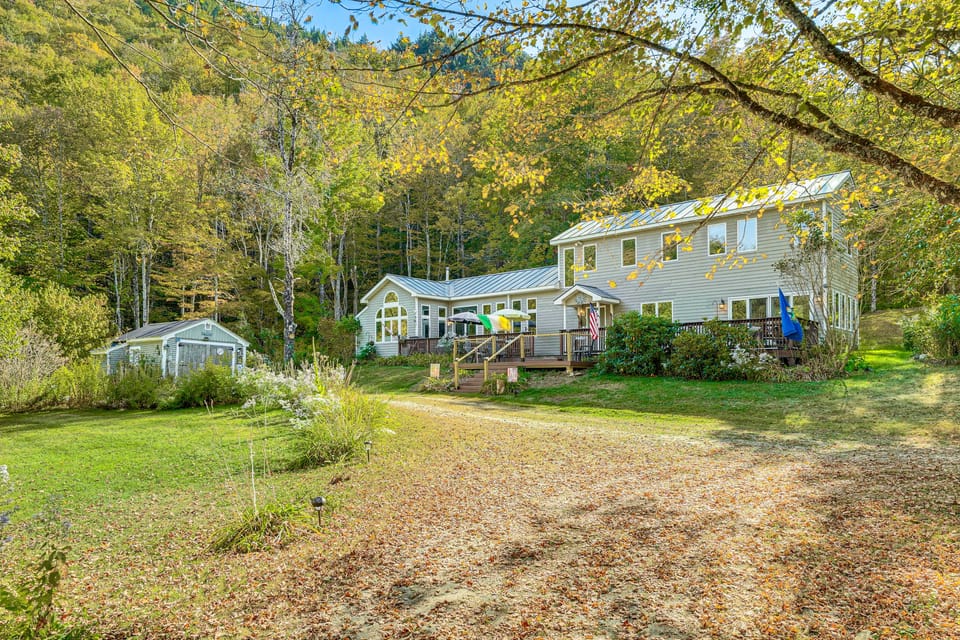 Riverfront Home w/ Hot Tub Near Killington Resort House in Killington