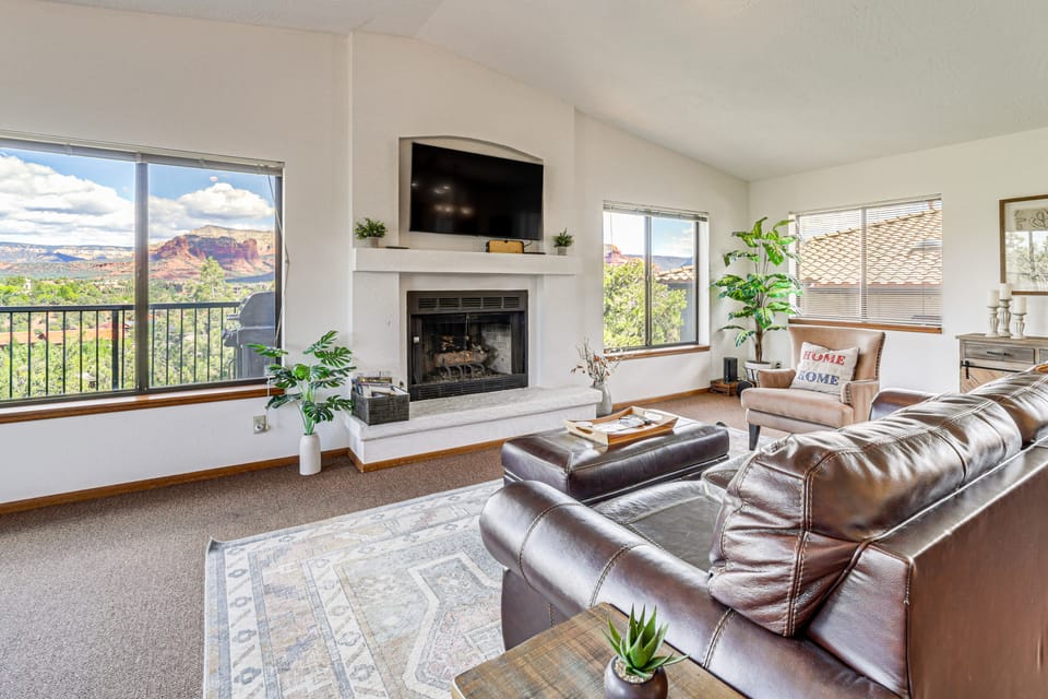 2 Mi to Uptown Sedona: Home w/ Hot Tub & Fire Pit! House in Sedona