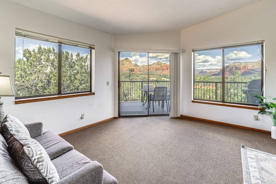 2 Mi to Uptown Sedona: Home w/ Hot Tub & Fire Pit! House in Sedona