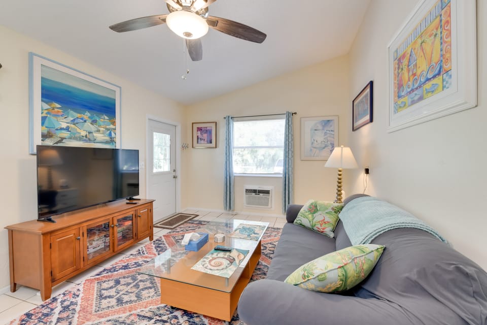 < 1 Mi to Nokomis Beach: Tranquil Couple’s Retreat Apartment in Nokomis