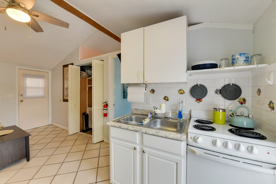 1 Mi to Nokomis Beach: Quiet Getaway w/ Fire Pit Apartment in Nokomis