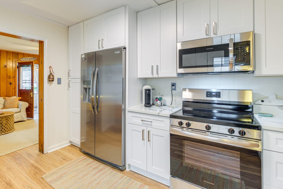 Cozy Cottage Just 2 Blocks From the River! House in Colonial Beach