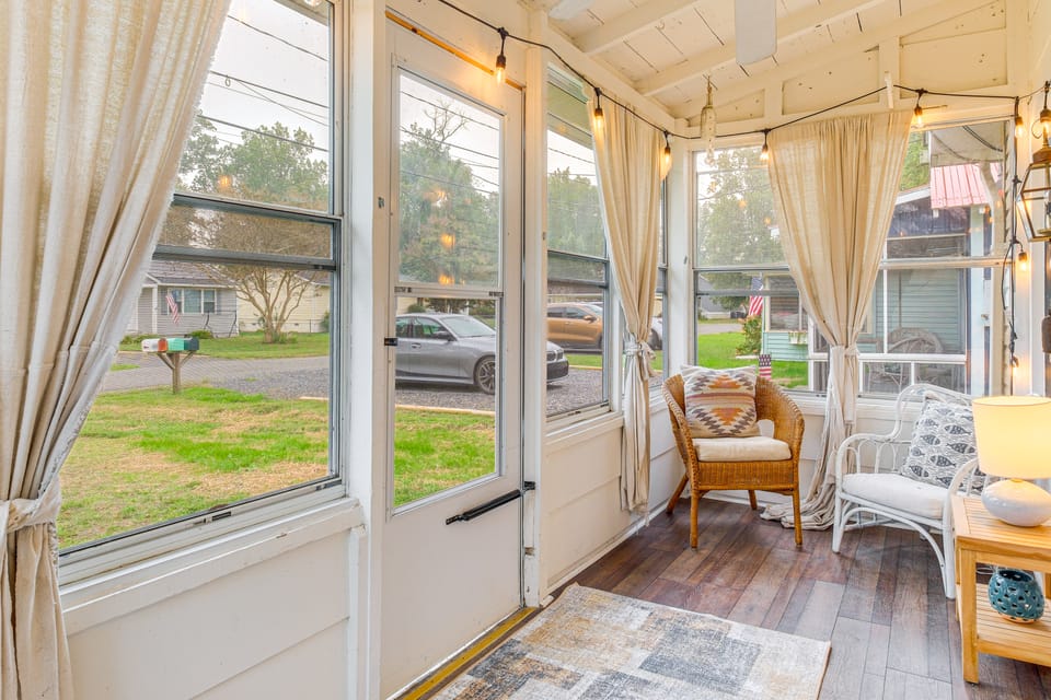 Cozy Cottage Just 2 Blocks From the River! House in Colonial Beach