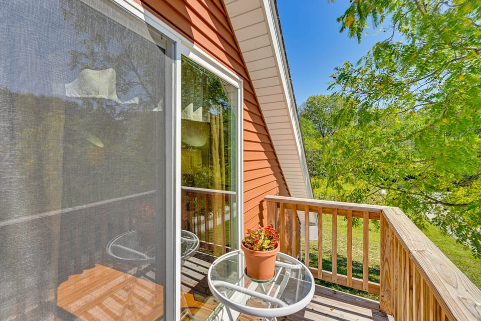 4 Mi to downtown Delphi: Trails & Fishing Pond Apartment in Indiana
