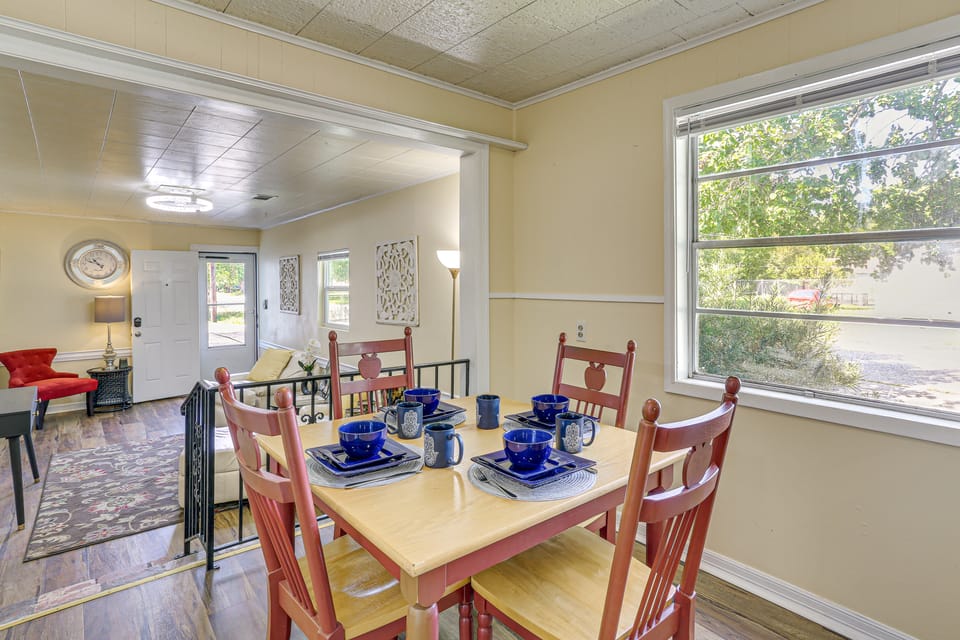 Industrial Grade Comfort: Near Ports & Plants Apartment in Port Arthur