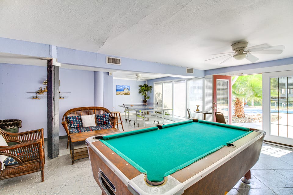Steps to Shore: Condo w/ Balcony in Port Aransas Apartment in Nueces County