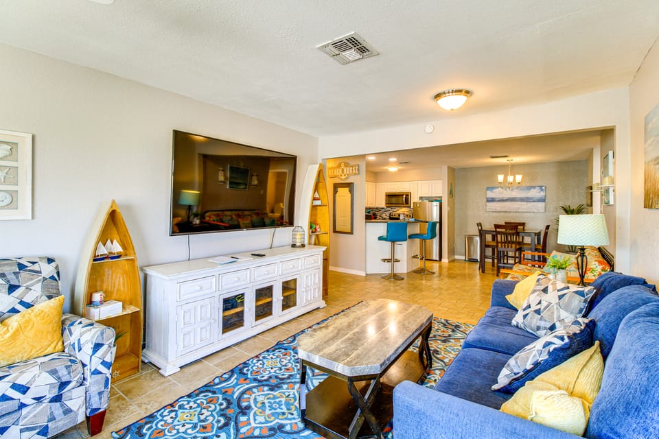 Steps to Shore: Condo w/ Balcony in Port Aransas Apartment in Nueces County
