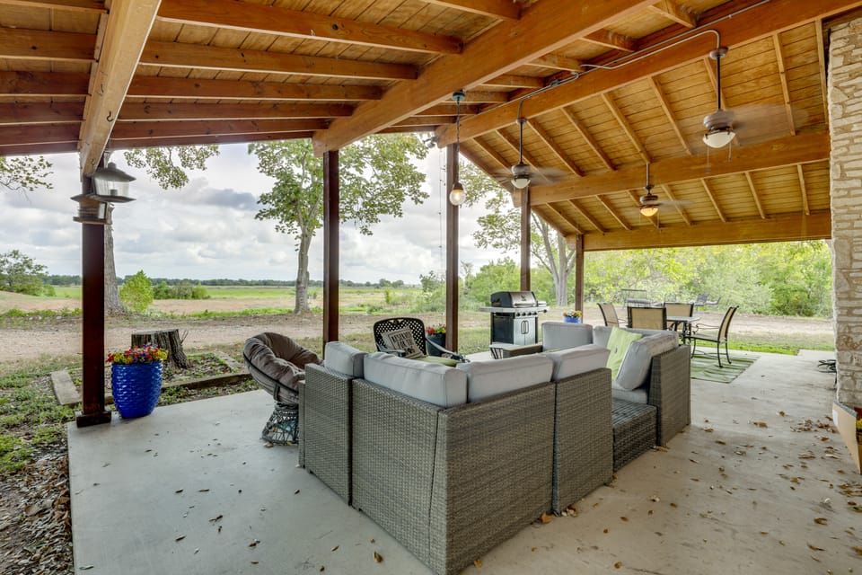 Family Home w/ Covered Patio & Grill in La Grange House in Texas
